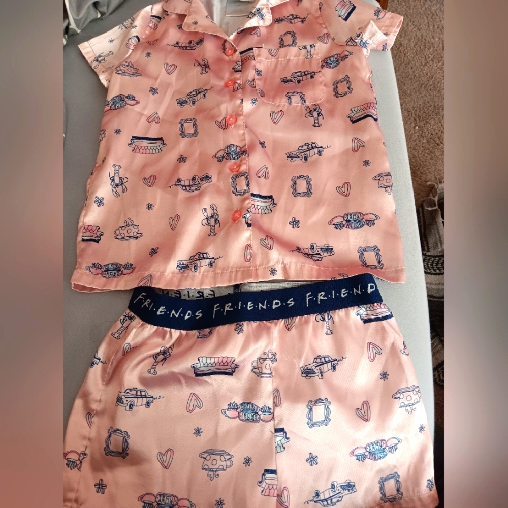 Girls size 6/6X, Friends pajama set